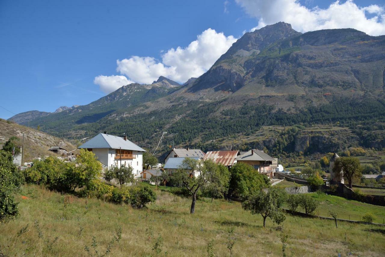 La Maison Abeil LʼArgentière-la-Bessée Exteriör bild